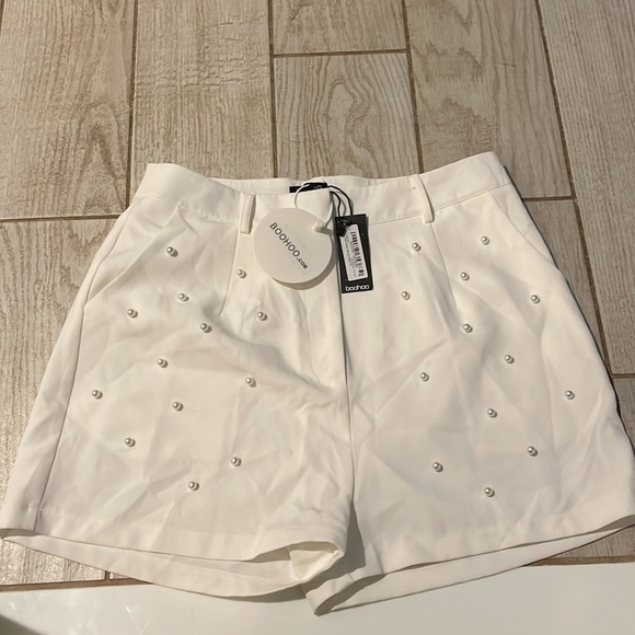 Boohoo Pearl Detail Blazer and Short Set - Picture 3 of 4